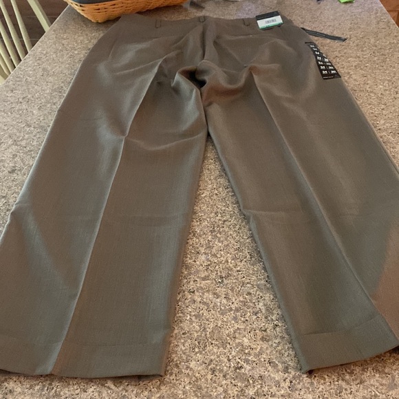 NWT Perry Ellis America Brown Dress Pants With Pleats and Cuffed Bottoms W34xL30 - Picture 11 of 15